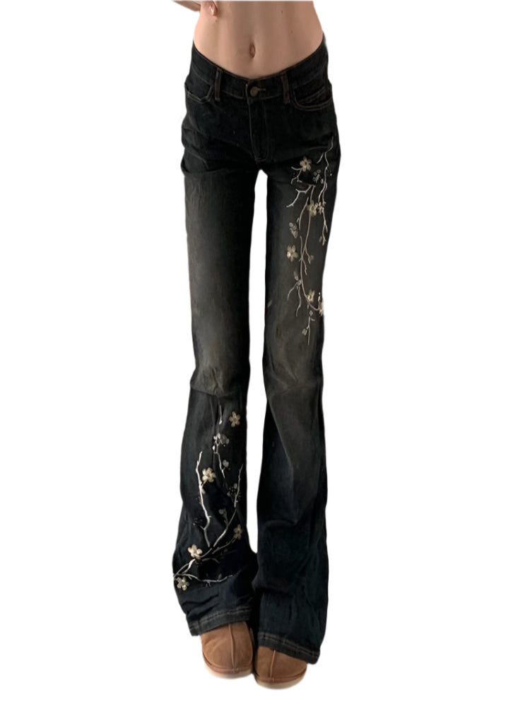 Floral Embroidered Black Jeans – Elegant Streetwear